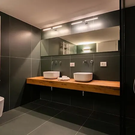 Jacuzzi Del Geranio 체팔루
